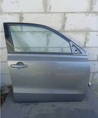 Suzuki Vitara (LY) Front door