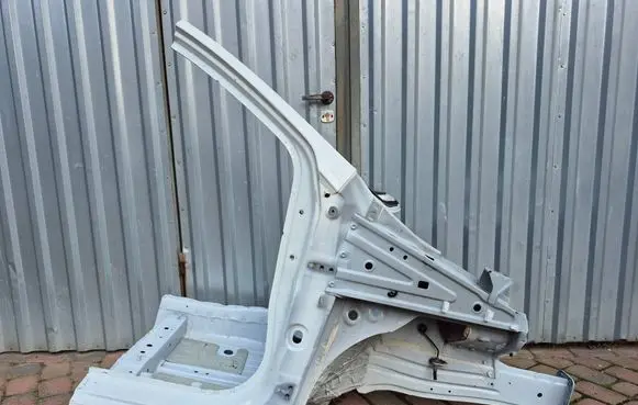 Mitsubishi Space Star Front quarter panel 