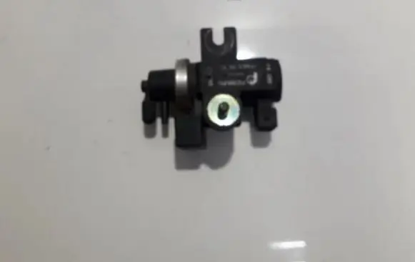 BMW 5 E60 E61 Turbo solenoid valve 72279600 2247906