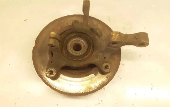 Renault Scenic I Front wheel hub spindle knuckle