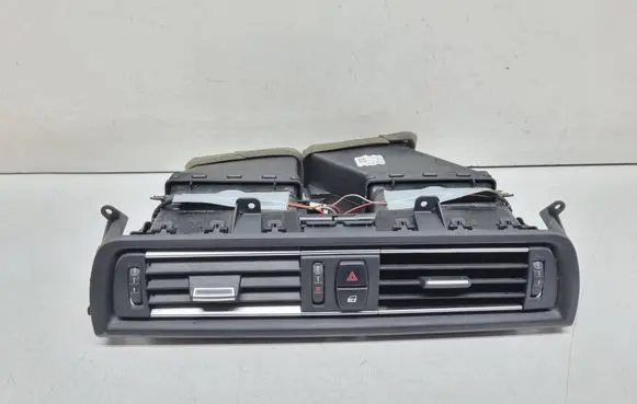BMW 5 F10 F11 Dash center air vent grill 16828110