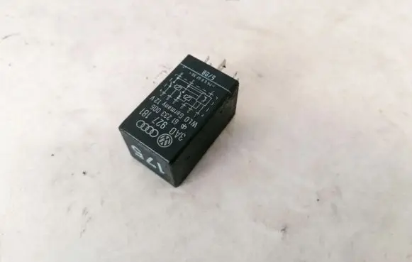 Audi A4 S4 B5 8D Other relay 3a0927181 61233005