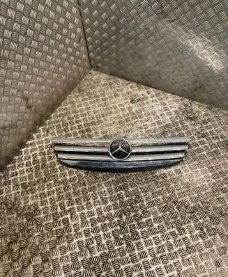 Mercedes-Benz A W169 Quarter panel pressure vent 1698800983 A1698800983