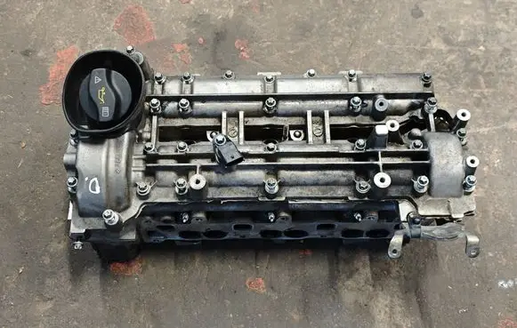 Mercedes-Benz ML W164 Engine head A6420101130 A6420107420 R6420163601