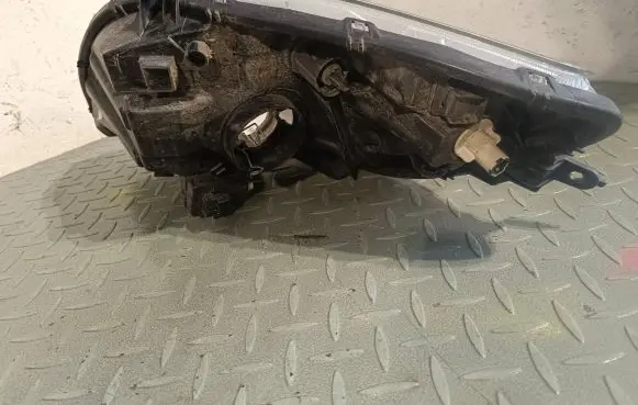 Toyota Yaris Headlight/headlamp