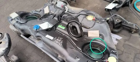 Dodge Challenger Fuel tank 9661113354