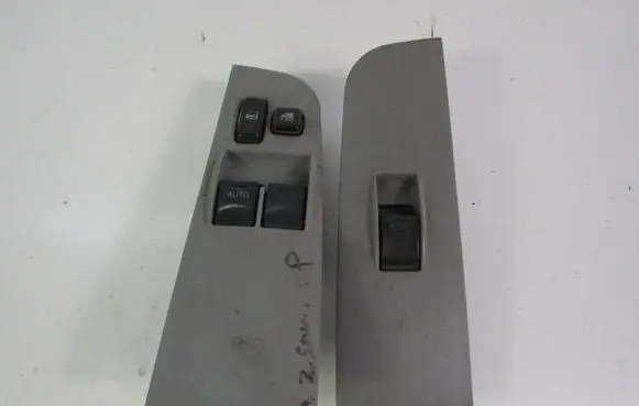 Toyota Starlet (P90) V Electric window control switch 