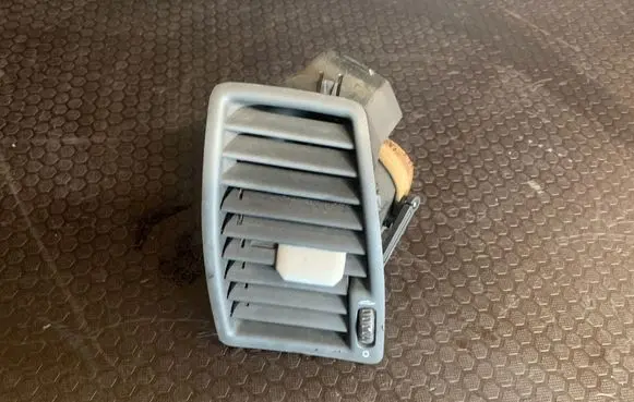 Volvo XC90 Dashboard side air vent grill/cover trim 3409398
