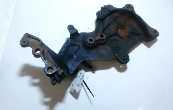 Toyota Corolla Verso E121 Engine mounting bracket