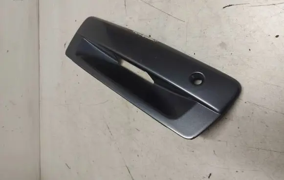 Mitsubishi Outlander Tailgate/boot lid lock trim MN175068ZZ01