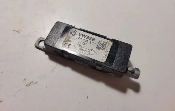 Volkswagen Touran I Antenna control unit 1T0035577