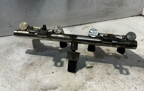 Citroen C5 Fuel distributor 7568051