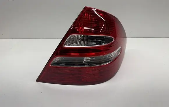 Mercedes-Benz E W124 Rear/tail lights A2118200464