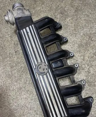 BMW 5 E39 Intake manifold 2248533 2246179