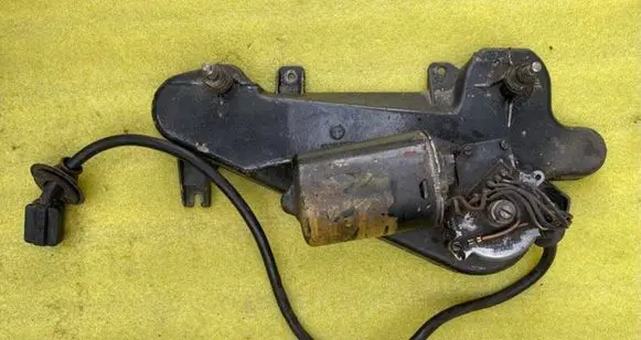 Mercedes-Benz S W116 Front wiper linkage 