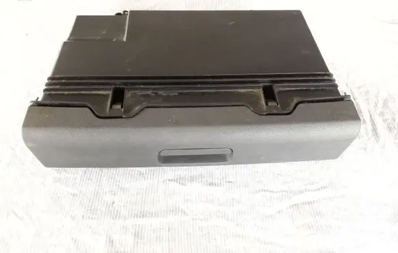 Volkswagen Touran I Glove box 110881580