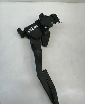 Opel Zafira A Accelerator throttle pedal 18705040 90581208AQ