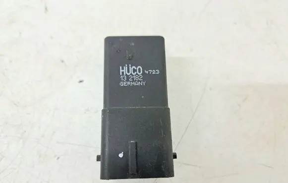Volvo V50 Glow plug pre-heat relay 132182