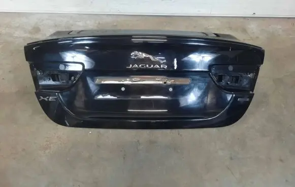 Jaguar XE Truck tailgate 