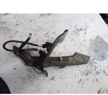 Renault Megane IV Fender mounting bracket