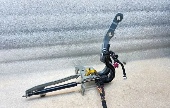 BMW 3 G20 G21 Tailgate/trunk/boot hinge 7453406