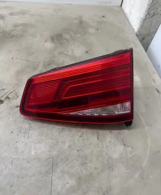 Volkswagen PASSAT B8 Tailgate rear/tail lights 