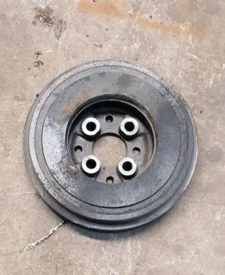 Volkswagen Golf IV Crankshaft pulley 038105243