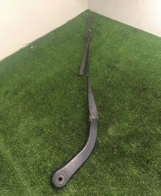 BMW 3 E90 E91 Front wiper blade arm 7253397