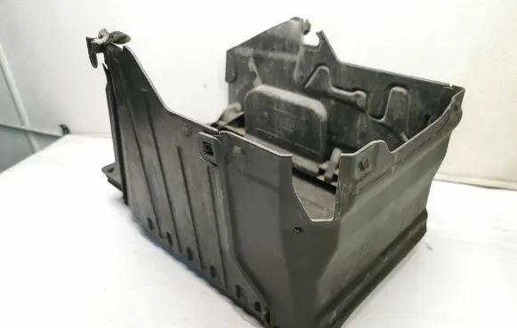 Battery tray