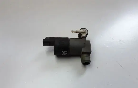 Nissan Qashqai Windscreen/windshield washer pump 9641553880