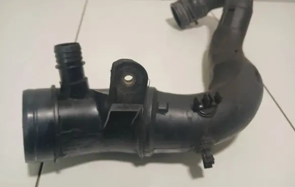 Volkswagen Golf IV Intercooler hose/pipe 1j0129654l