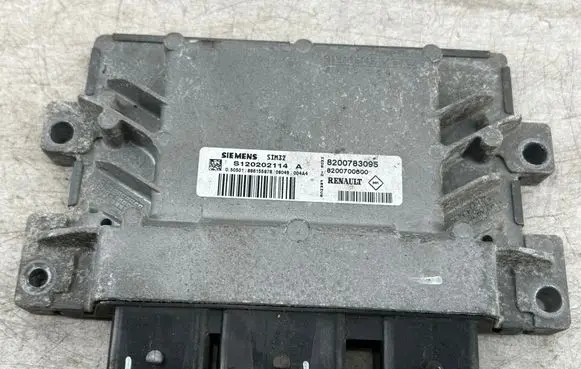 Renault Twingo II Engine control unit/module 8200783095 8200700600 S120202114