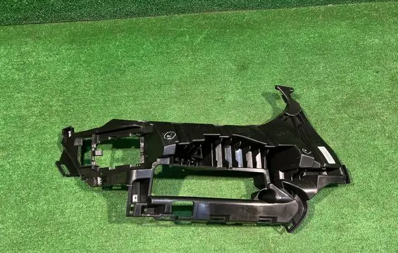 BMW X4 G02 Front bumper mounting bracket 7418752