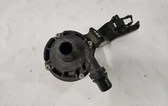 BMW 5 G30 G31 Electric auxiliary coolant/water pump 9372723