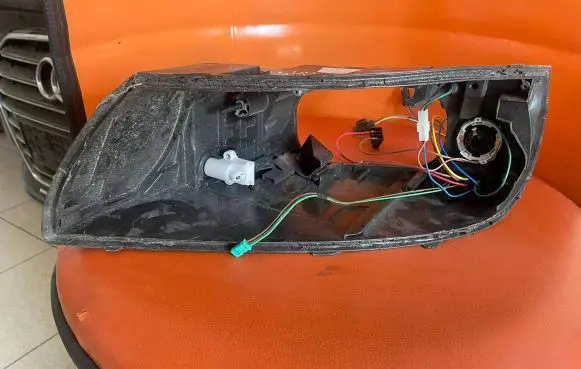 Volvo V50 Headlight part 