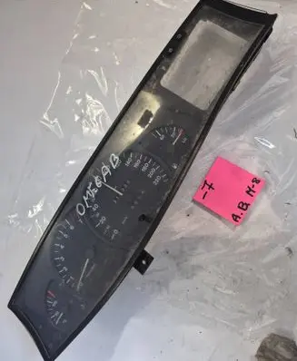 Opel Omega B1 Speedometer (instrument cluster) 81674