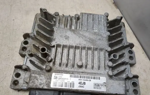Ford Fiesta Engine control unit/module 5WS40584BT 8V2112A650EB
