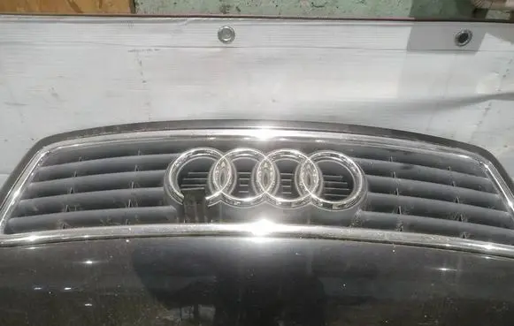 Audi A6 S6 C5 4B Front grill 