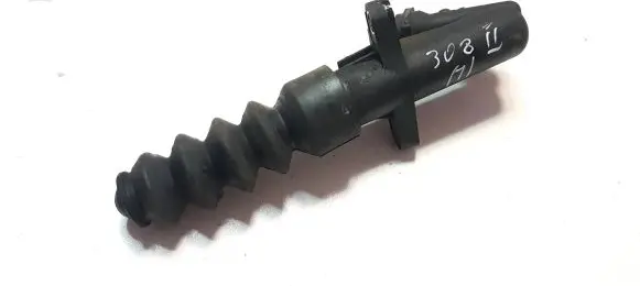 Clutch slave cylinder