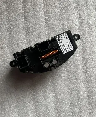 Skoda Octavia Mk3 (5E) Heater blower fan relay 5Q0907521F