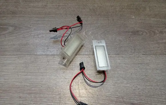 Volvo V70 Number plate light