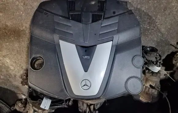 Mercedes-Benz ML W164 Engine cover (trim) A6420100167
