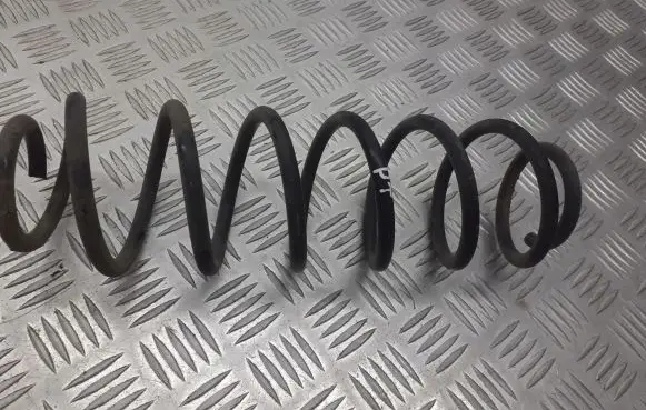 Volkswagen Polo IV 9N3 Rear coil spring