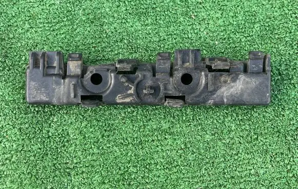 Audi A6 S6 C8 4K Fender mounting bracket 4K0853921 8116859