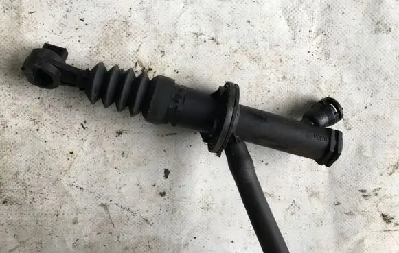 Renault Clio IV Clutch slave cylinder 306100413R