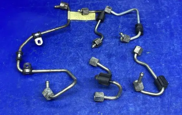 Volkswagen PASSAT CC Fuel line pipe 03L130321C 03L130301K 03L130301S