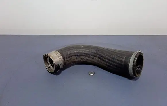 Volvo V40 Air intake hose/pipe 31370687