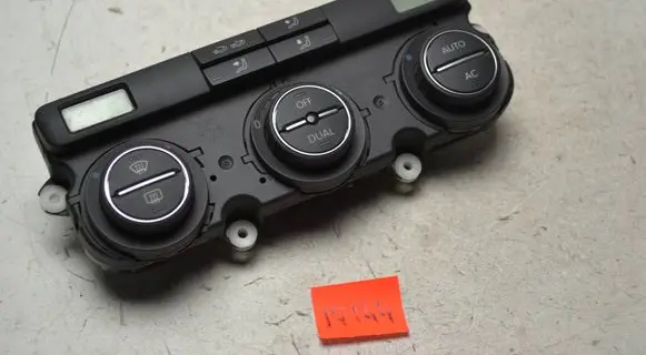Volkswagen PASSAT B6 Climate control unit 