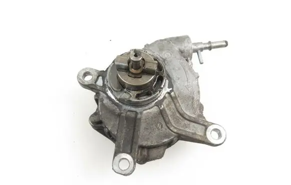 Toyota Avensis T250 Vacuum pump 27100556 VAPEC19S