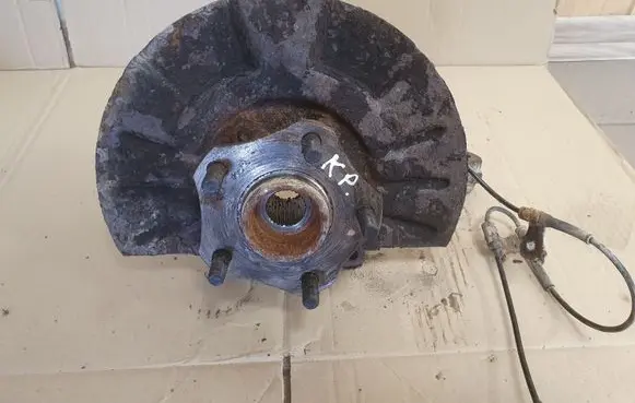 Suzuki Grand Vitara II Front wheel hub